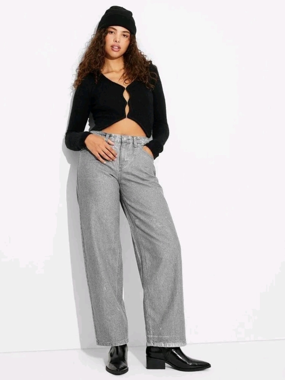 New with Tags - Women's Mid-Rise 90's Relaxed Straight Jeans - With Sparkle